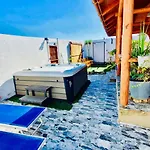 بيت للعطل Wild House